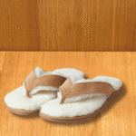Lammfell Flip-Flop mit Gummisohle
